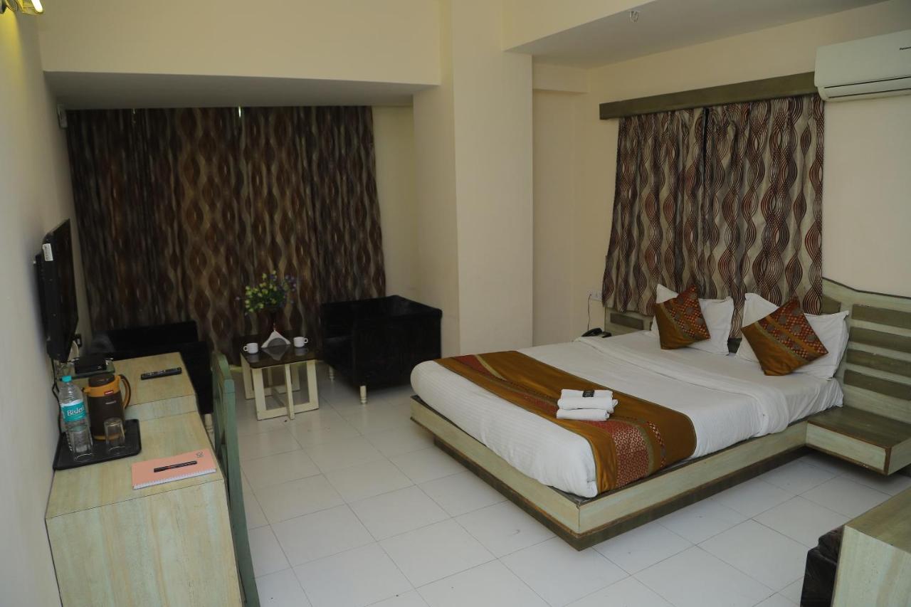 Hotel Grand Tower Ujjain Exterior photo