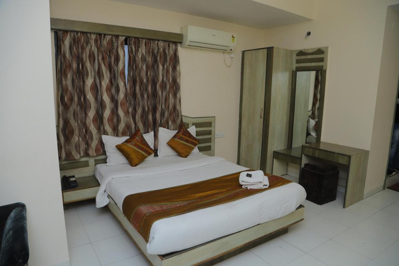 Hotel Grand Tower Ujjain Exterior photo